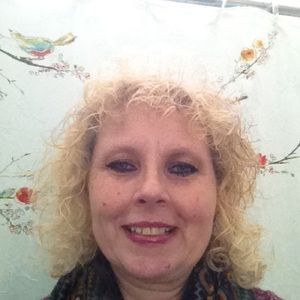 Meet your Posher, Debbie